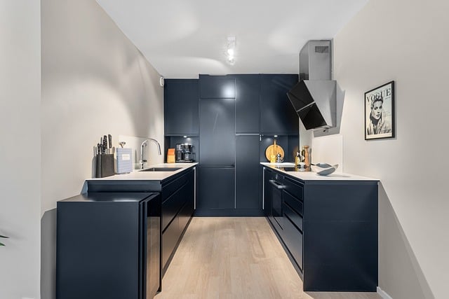 cabinets-painting-640x480-51291430.jpeg
