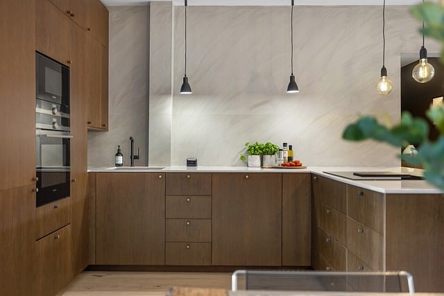 cabinets-painting-640x480-54861601.jpeg