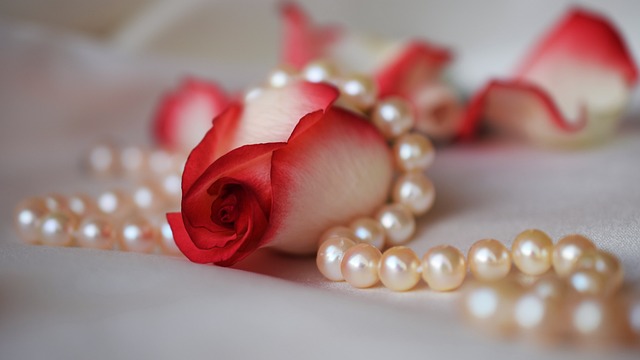 jewelry-640x480-13078928.jpeg