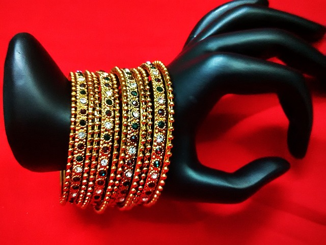 jewelry-640x480-92166143.jpeg
