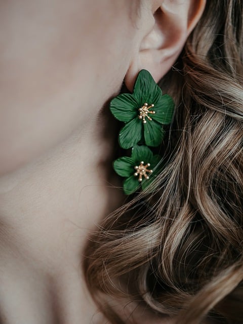 earring-640x480-68566839.jpeg