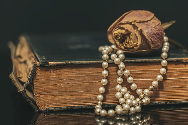 pearl necklace