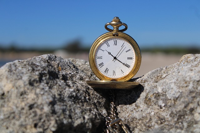 watch-repair-640x480-13179591.jpeg