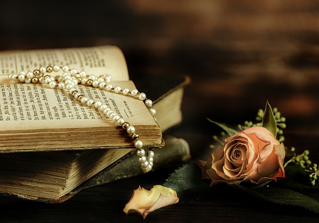 pearl necklace