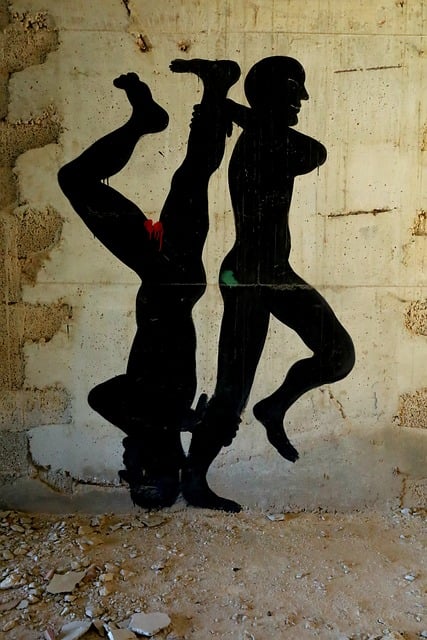 cabinet-painting-640x480-16664892.jpeg