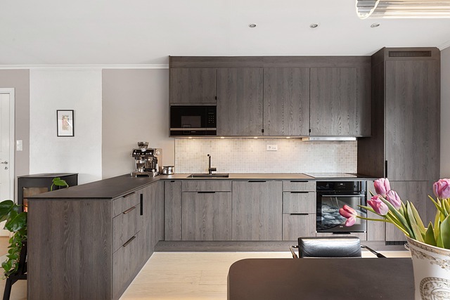 custom kitchen  cabinets