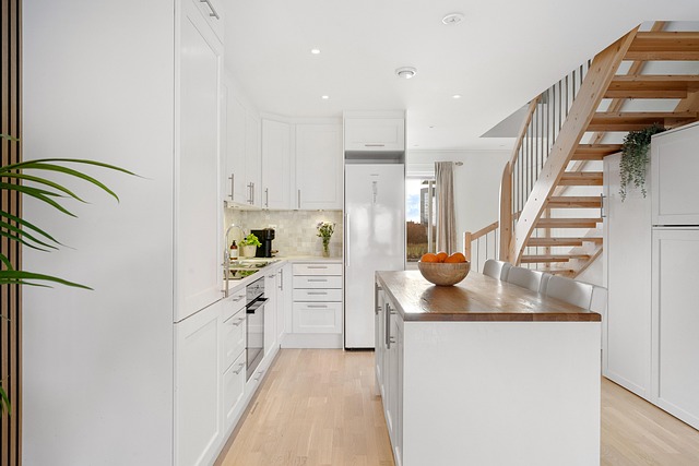 custom-kitchen-cabinets-640x480-69286196.jpeg