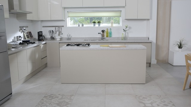 kitchen-makeover-640x480-36220343.jpeg