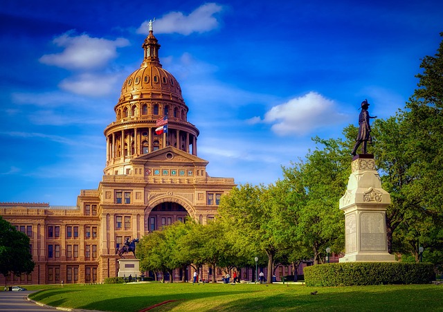 local-roofing-experts-austin-640x480-14989171.jpeg