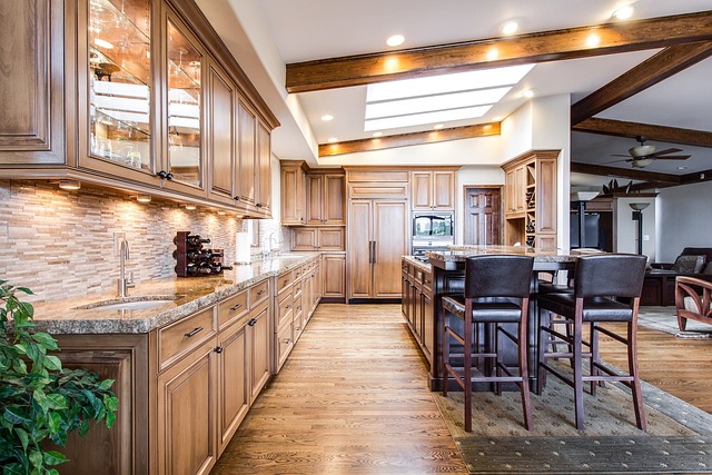 real-estate-agent-near-san-marcos-640x480-25905304.jpeg