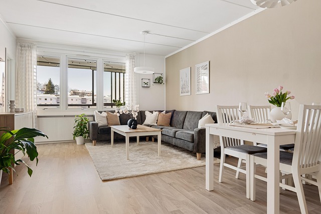 real-estate-agent-near-san-marcos-640x480-94431580.jpeg