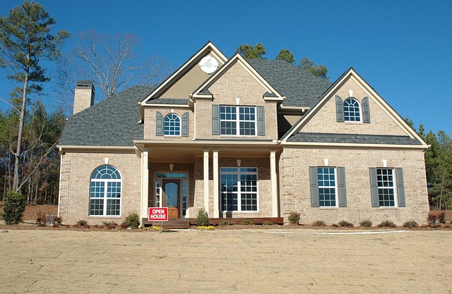realtor-640x480-16289669.jpeg