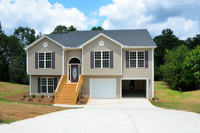 realtor-640x480-22835449.jpeg
