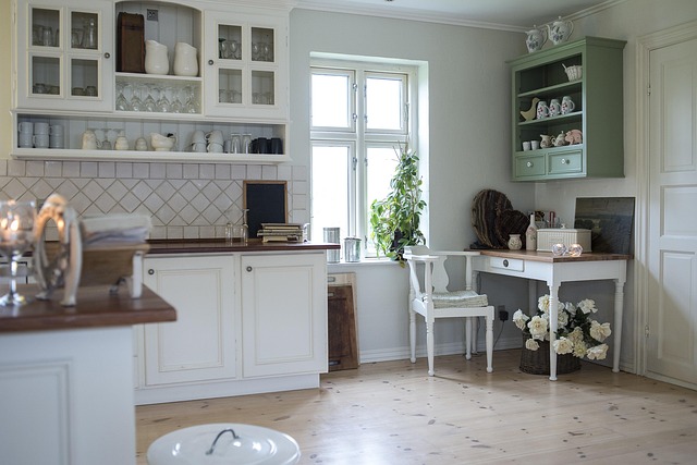 custom-kitchen-cabinets-640x480-34645468.jpeg